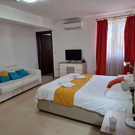 The Caves Apartments Сент Джулианс Экстерьер фото