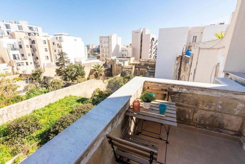 The Caves Apartments Сент Джулианс Экстерьер фото