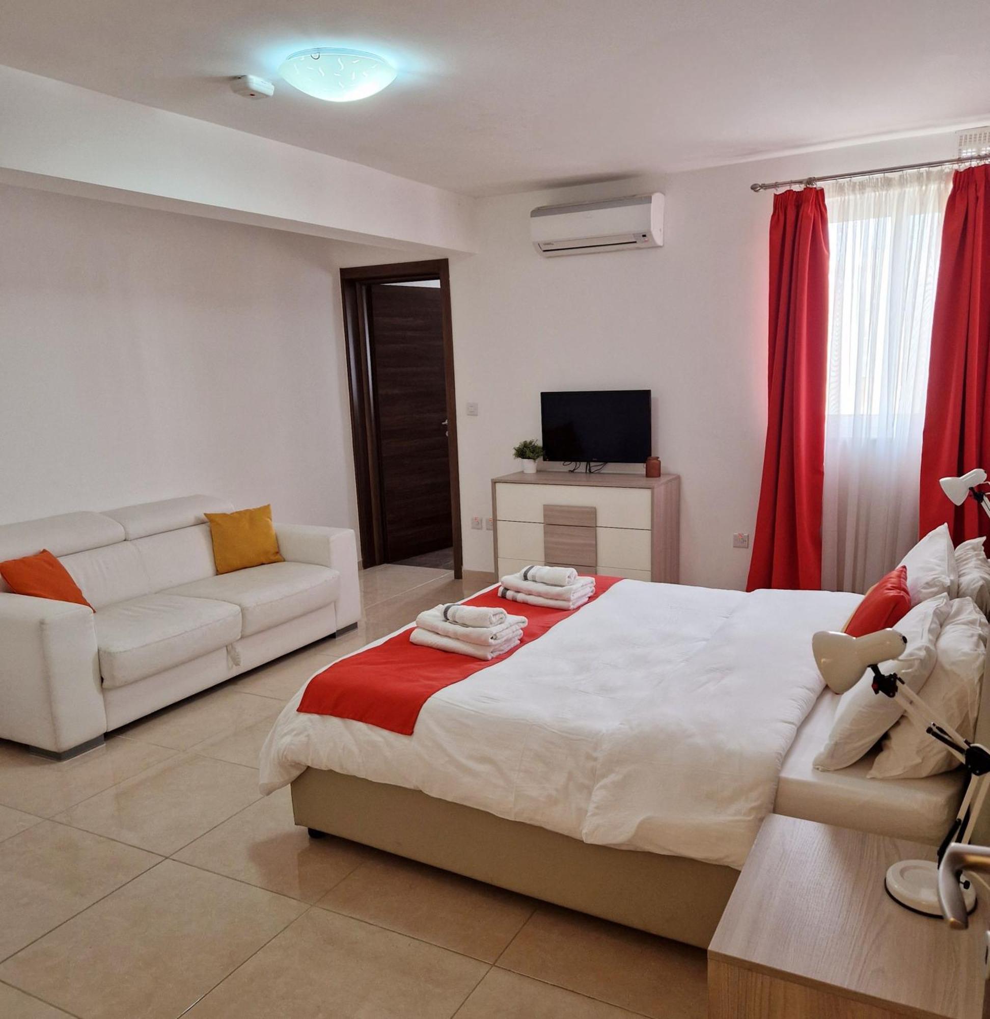 The Caves Apartments Сент Джулианс Экстерьер фото